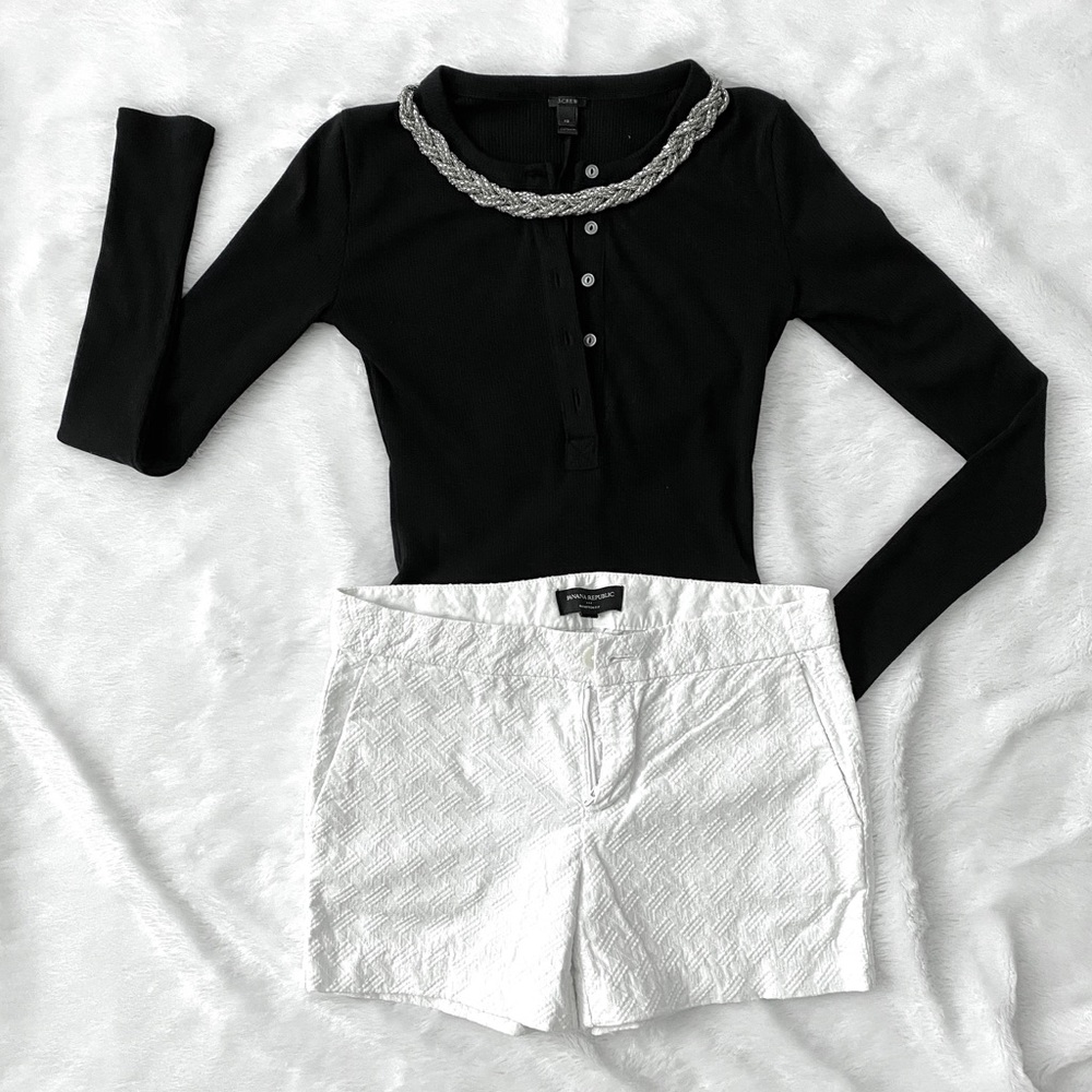 🎉 4/$30 🎉 Banana Republic White Shorts